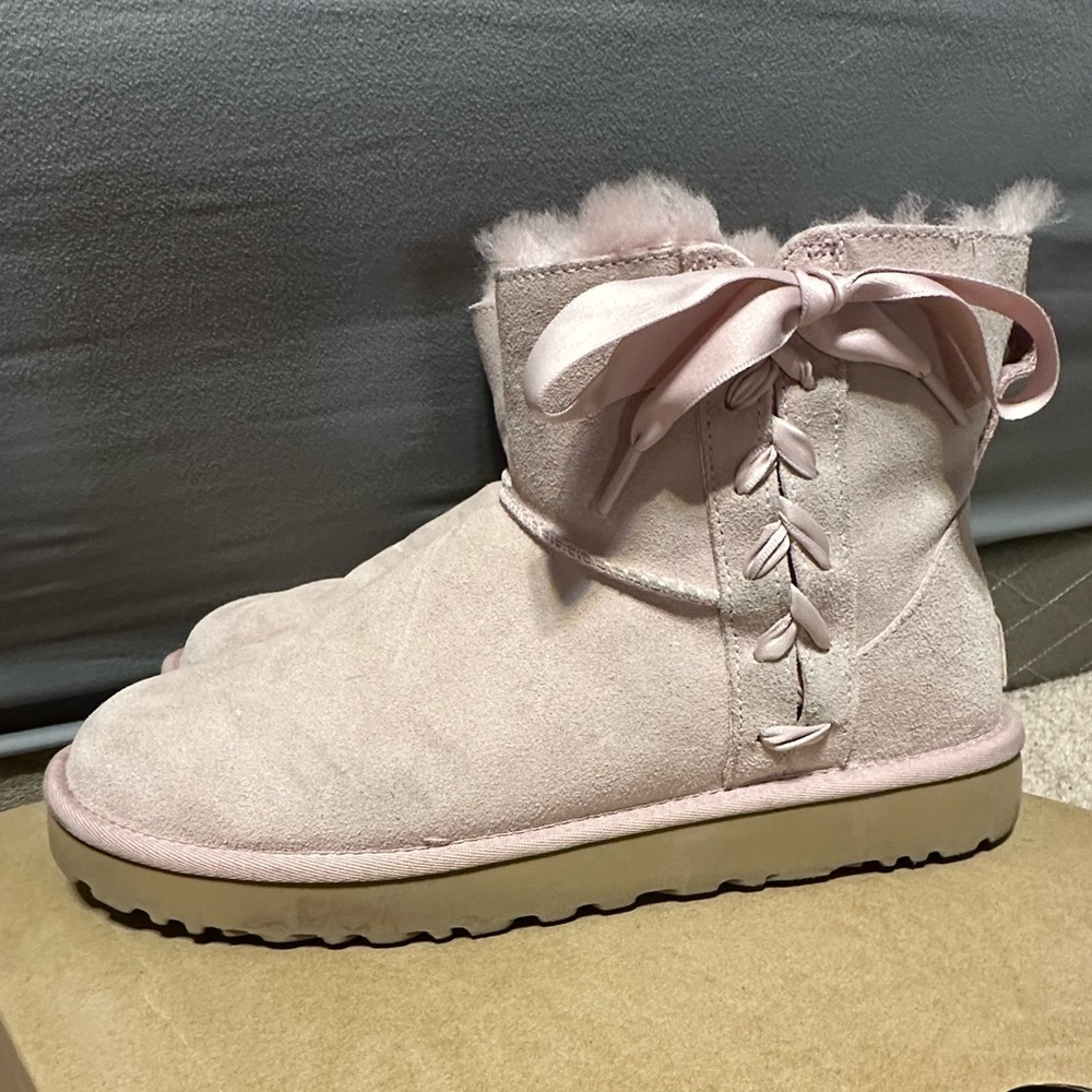 Short Ugg pink boots